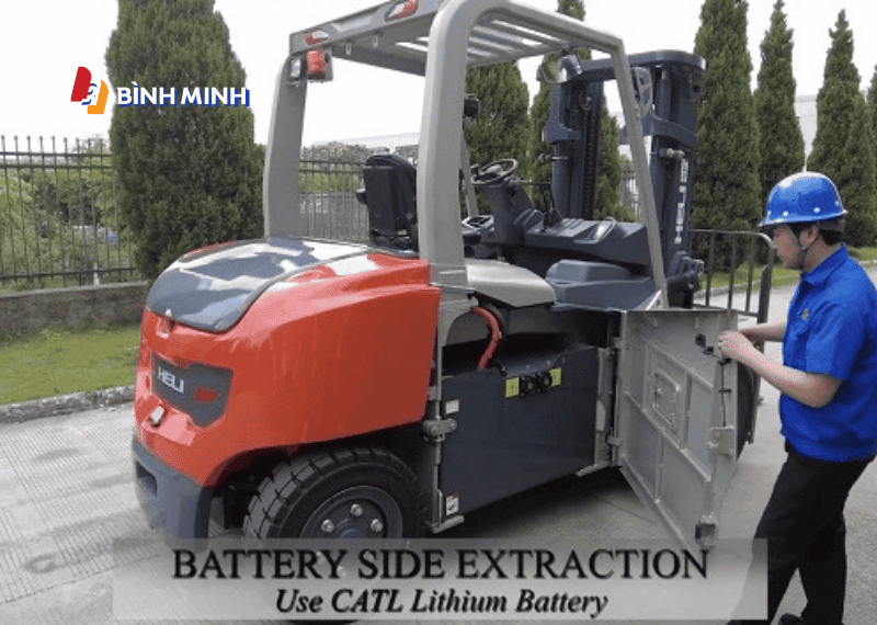 Khoang chứa pin của xe nâng điện 7 tấn Heli