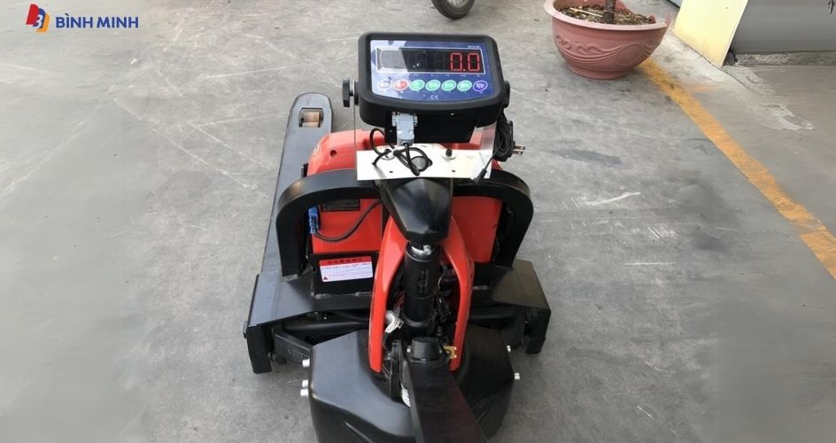 Hệ thống điều khiển hiện đại gắn trên xe nâng