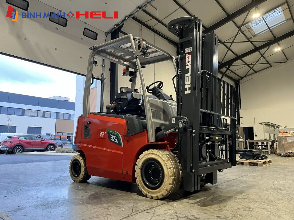 Xe nâng điện 4 bánh Heli