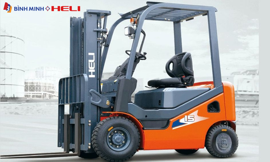 Xe nâng chạy dầu 1.5 tấn