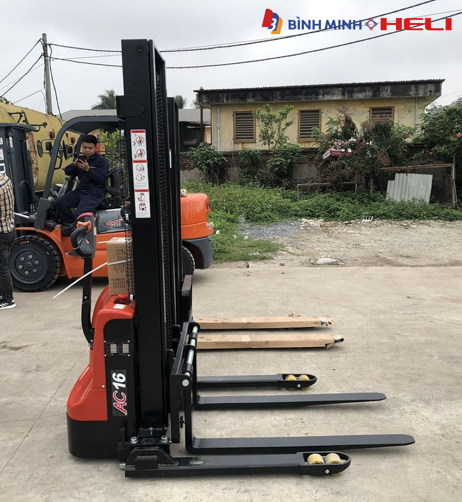 Xe nâng tay cao Heli 1.6 tấn