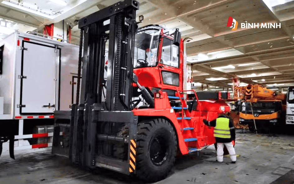 Bảo dưỡng xe nâng hạng nặng