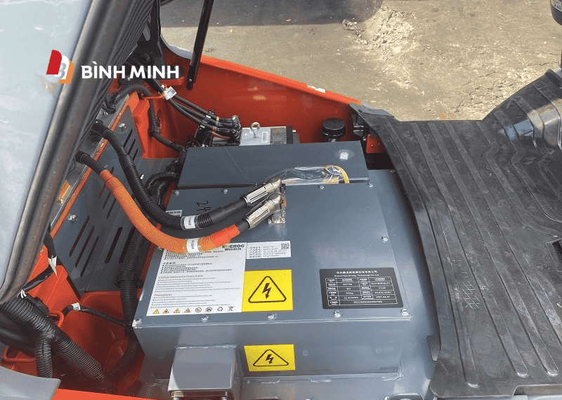 Pin lithium trên xe nâng điện 7 tấn Heli