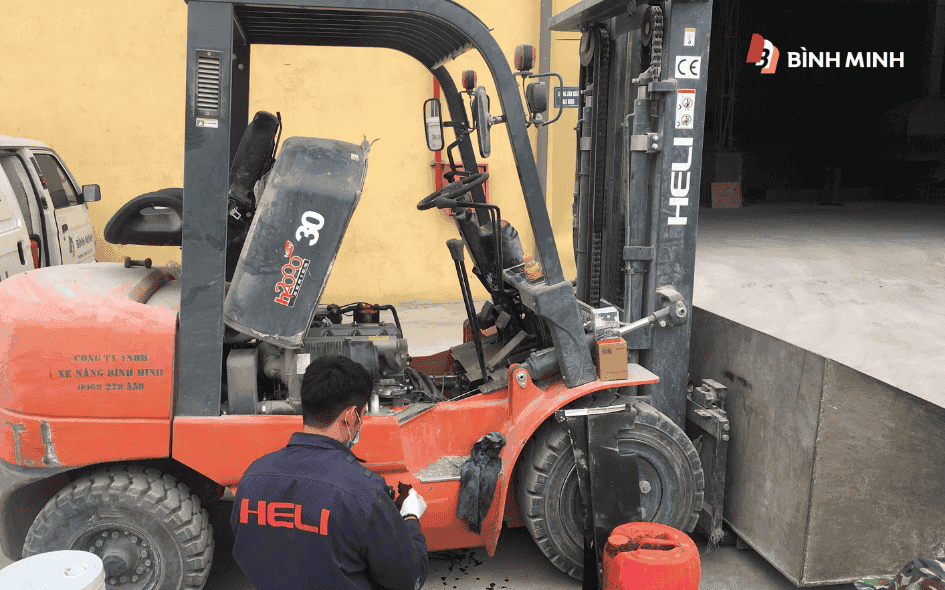 Sửa chữa bảo dưỡng xe nâng