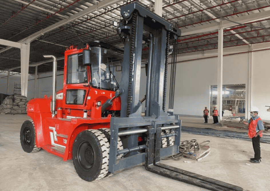 Xe nâng HELI 13.5 tấn