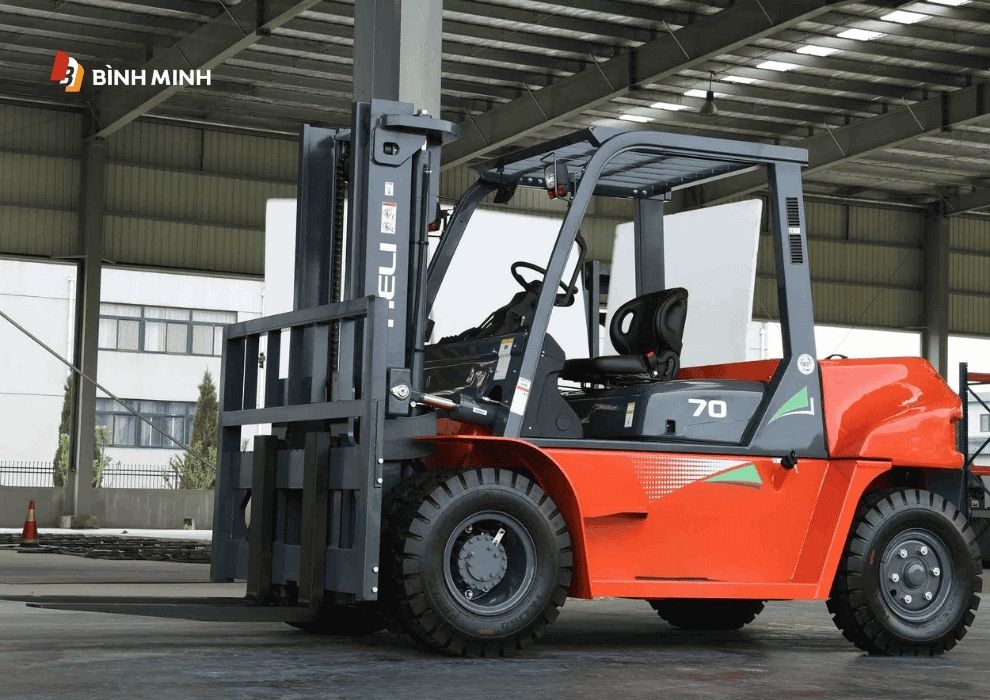 Xe nâng dầu 7 tấn Heli 