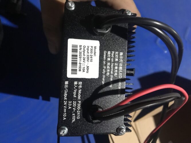 bo-sac-chi-axit-24v10a-model-cbd15