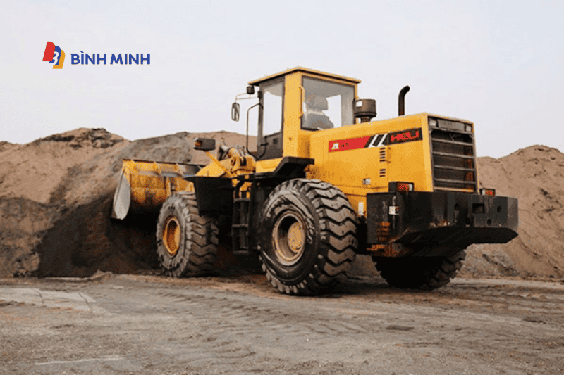 Ứng dụng của xe xúc lật trong các ngành công nghiệp