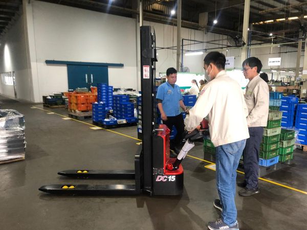 Kiểm tra kỹ lưỡng khi nhận xe