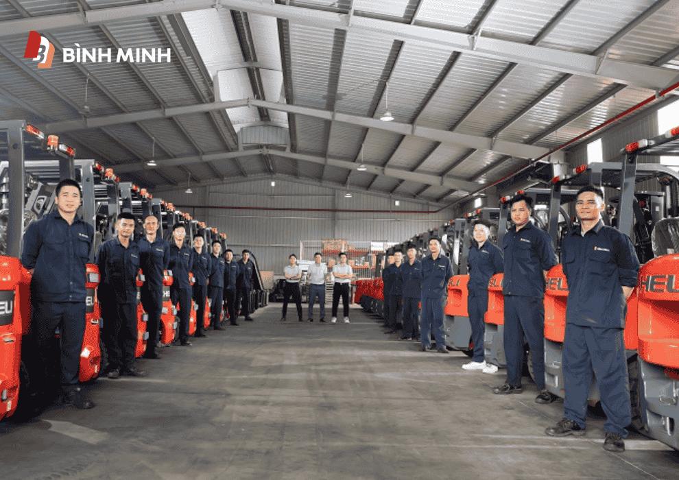 Nhân viên kí thuật Bình Minh tận tâm hỗ trợ