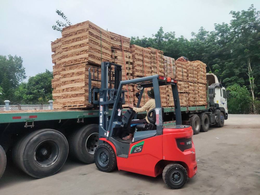 Ứng dụng của xe nâng 2.5 tấn