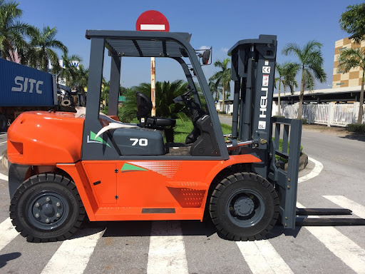 Ứng Dụng Của Xe Nâng 7 Tấn Trong Các Ngành Công Nghiệp