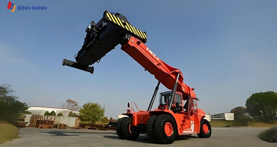 Xe gắp Container thiết kế tiêu chuẩn cao