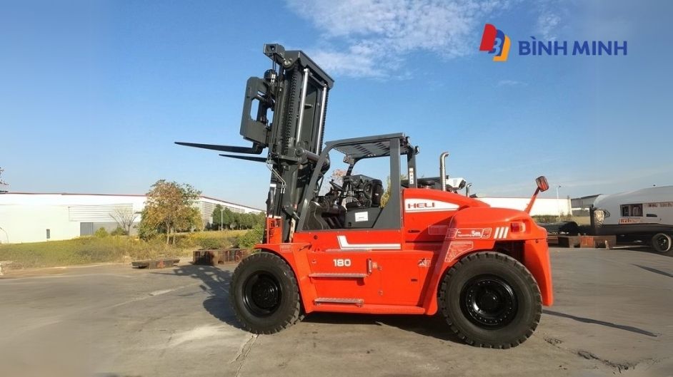 Xe nâng tải trọng lớn 18 tấn Heli