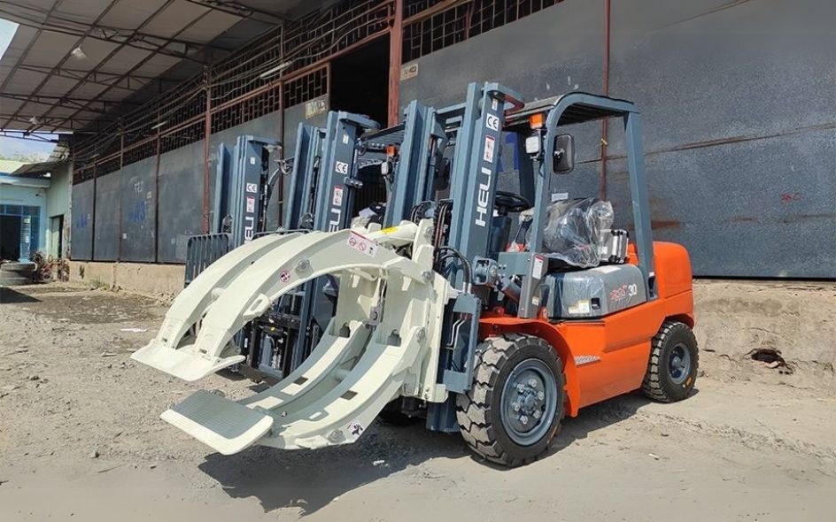 Xe nâng hàng kẹp giấy chính hãng uy tín tại BÌnh MInh 