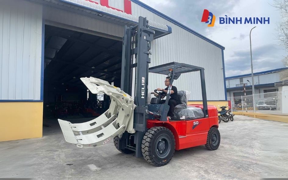 Xe nâng hàng kẹp giấy Heli chính hãng 