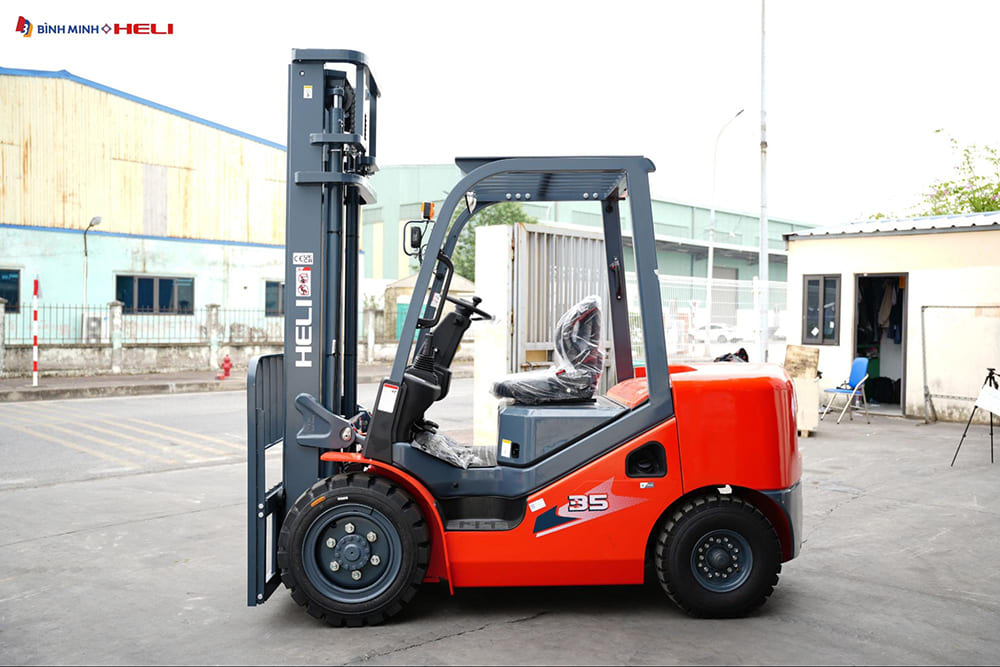 Dịch vụ cho thuê xe nâng tại Quảng Ninh đáp ứng nhu cầu đa dạng
