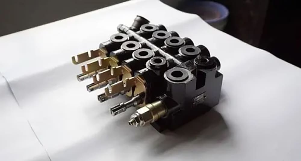 ngăn kéo thủy lực xe nâng
