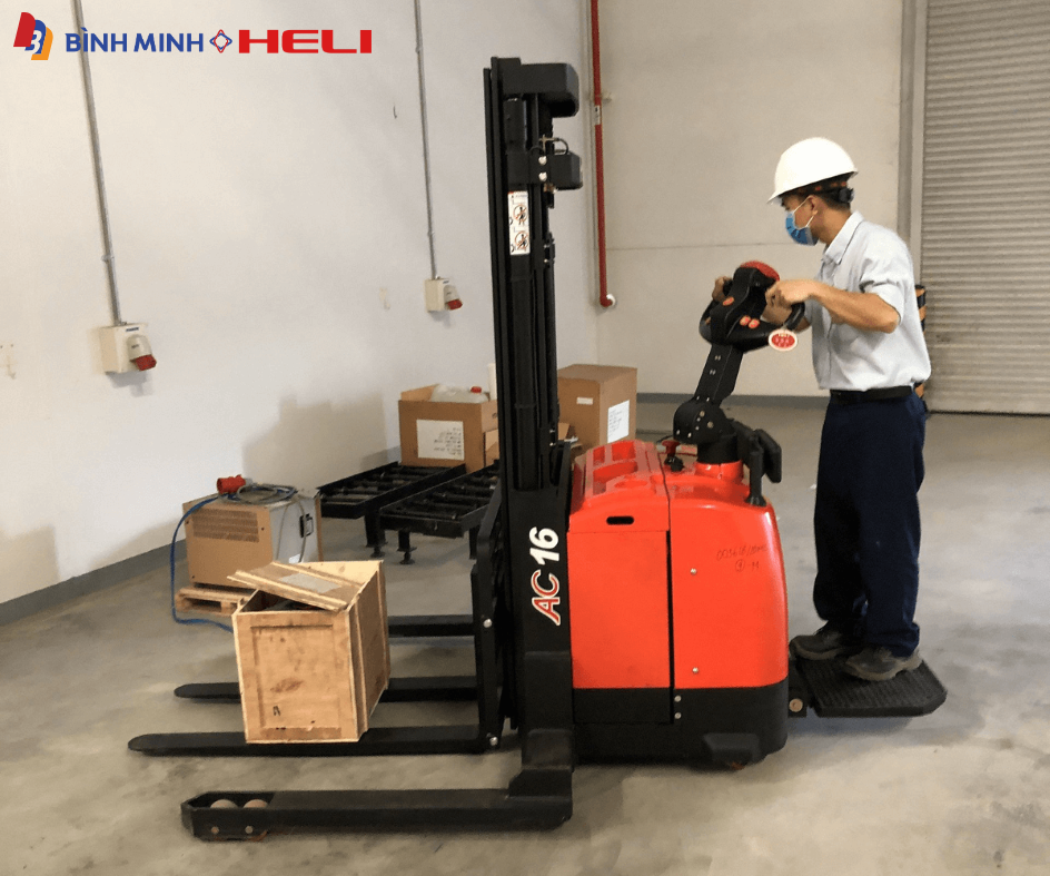 Cách chọn mua xe nâng tay cao phù hợp
