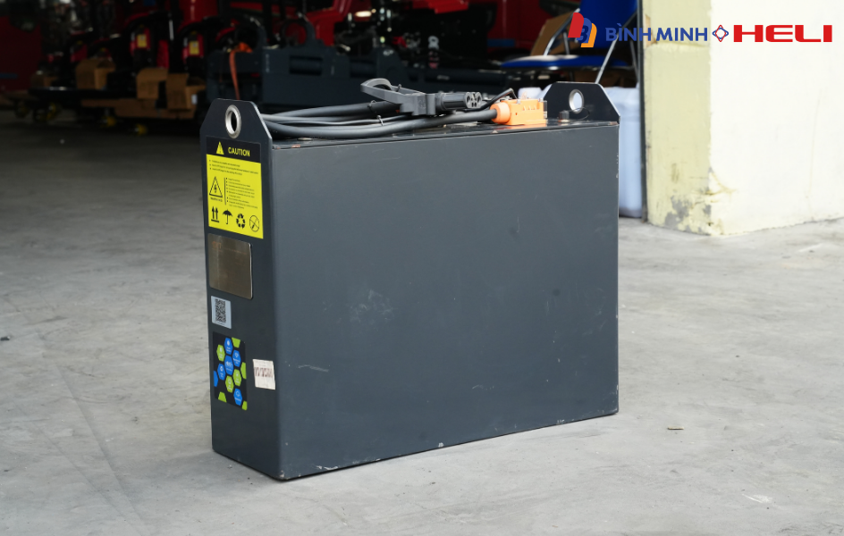 Pin lithium xe nâng điện 3 bánh Heli