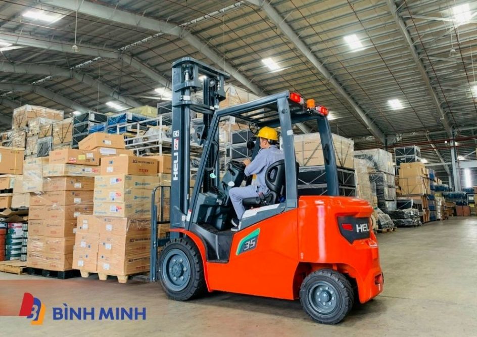 Ứng dụng xe nâng điện ngồi lái