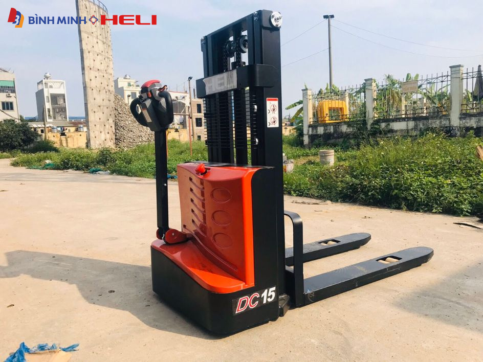 Xe nâng tay điện cao 1.5 tấn