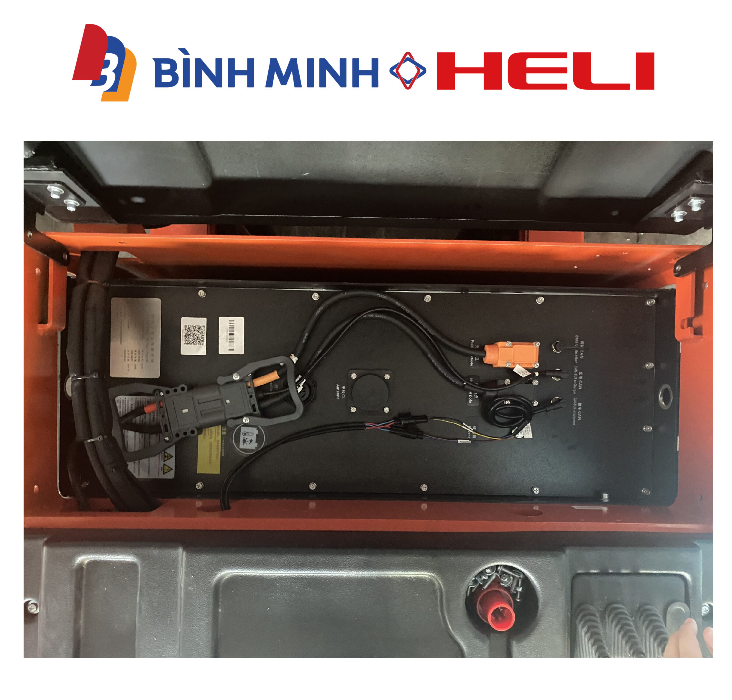 xe nâng reach truck 2 tấn CQDM20J