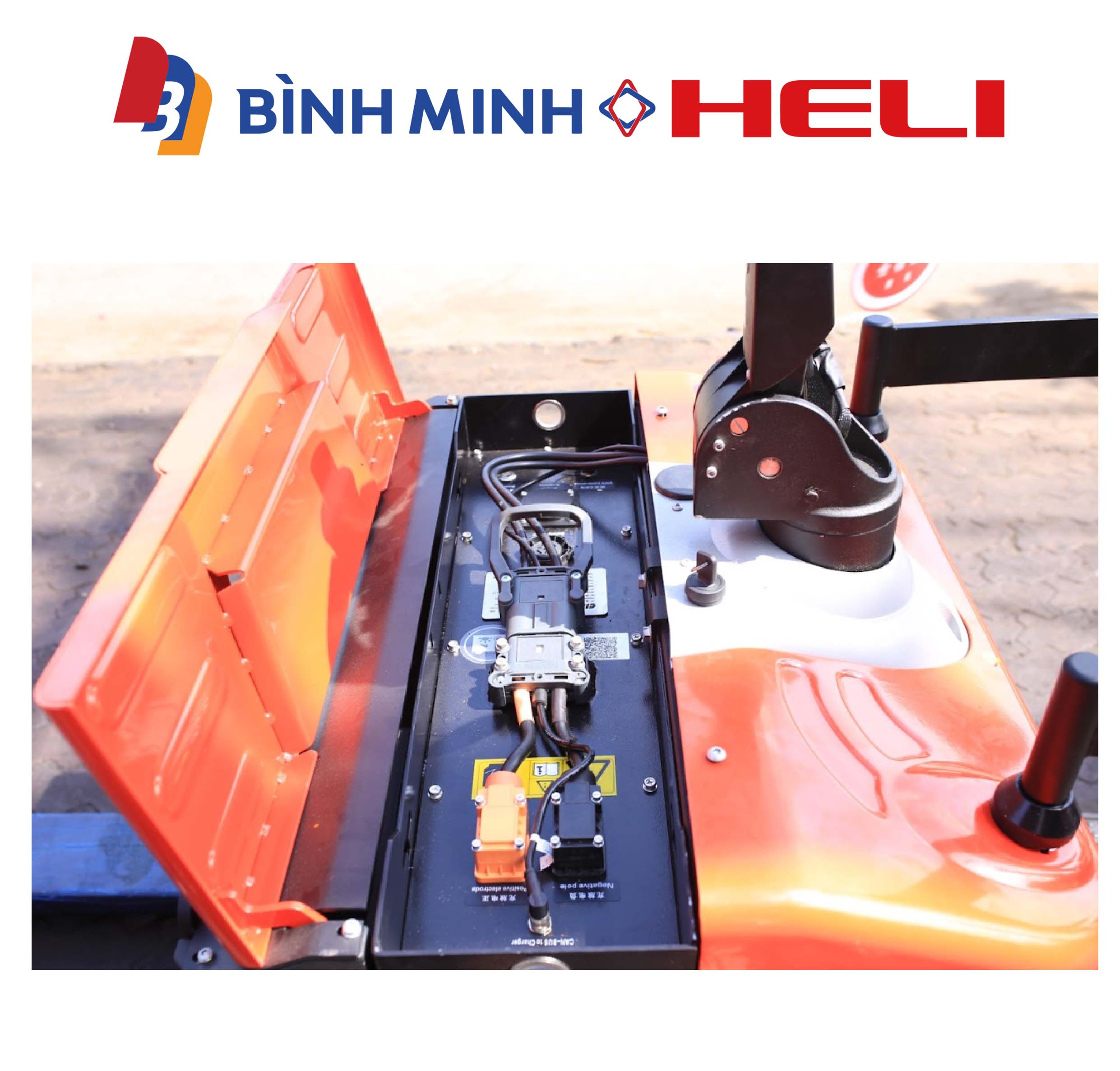 xe nâng điện đứng lái 3 tấn CBD30-470