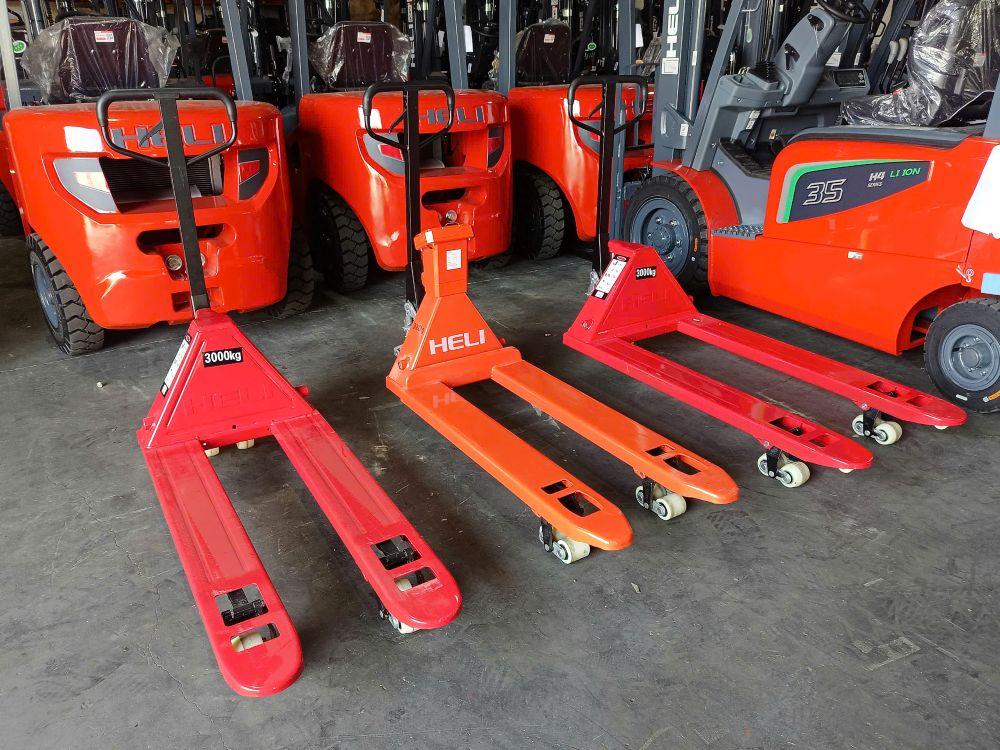 Xe nâng tay cơ khí càng hẹp Heli
