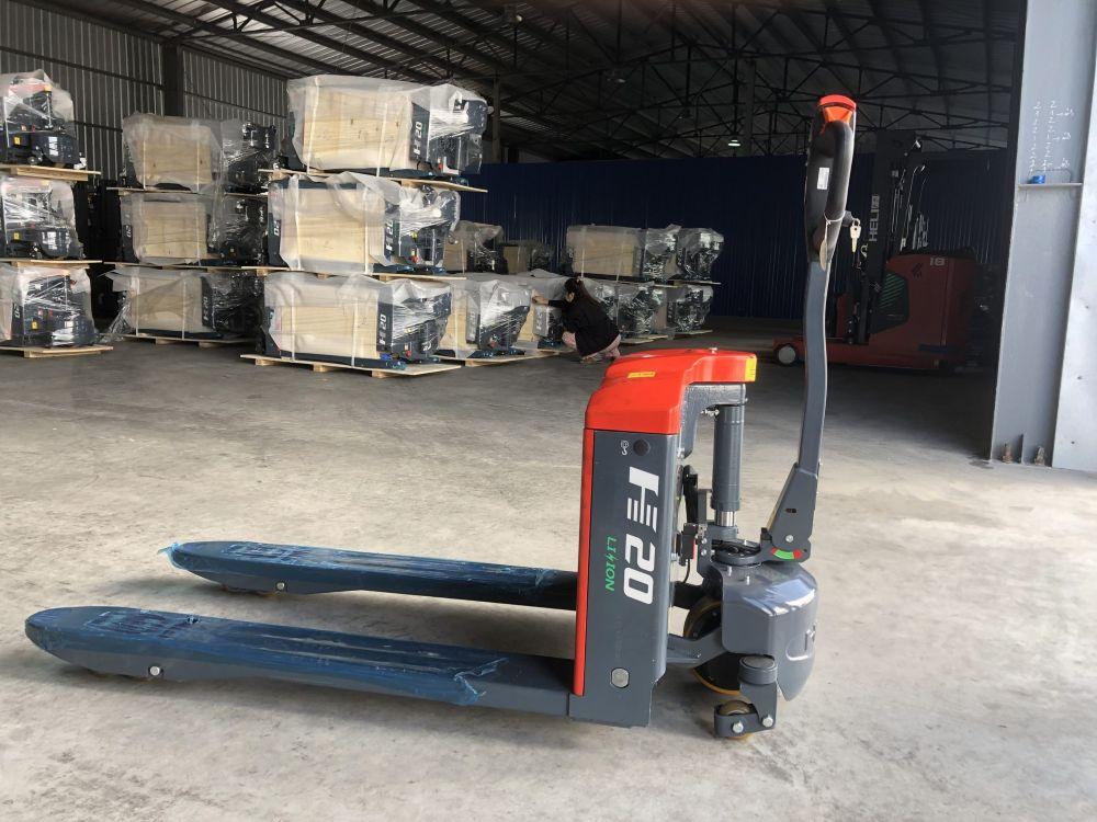 Xe nâng tay điện thấp Heli 2 tấn