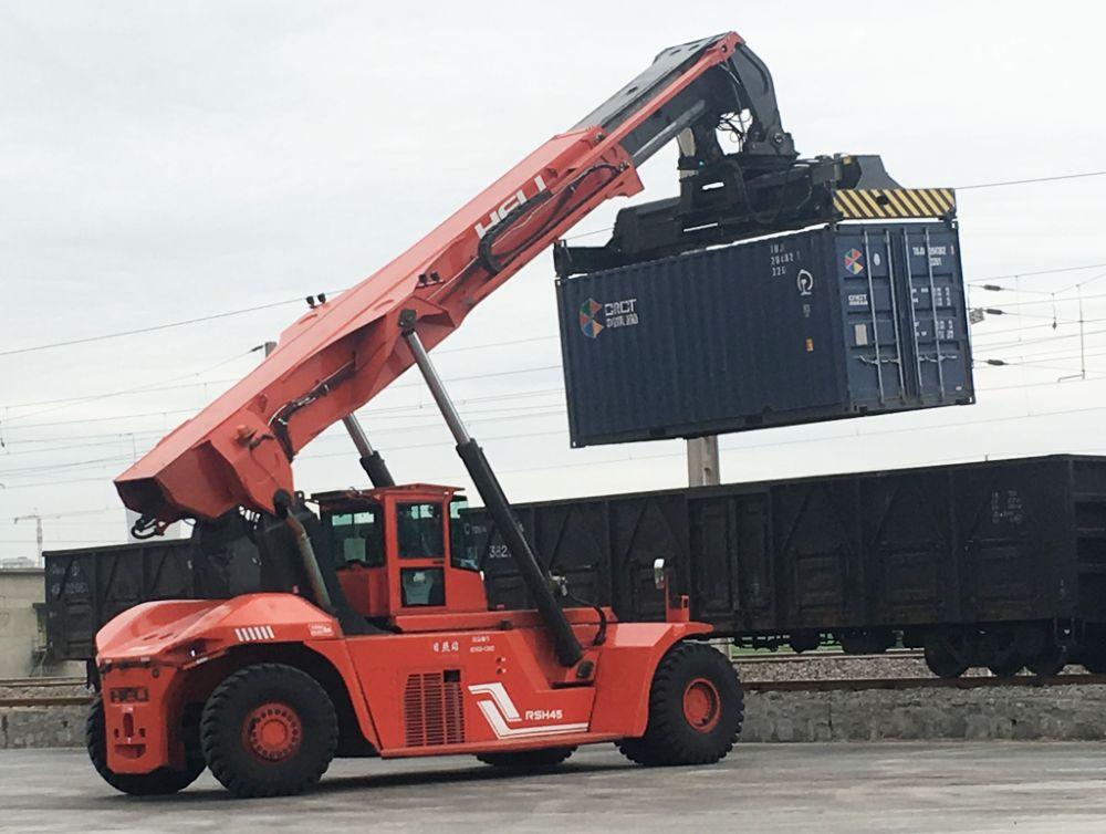Xe gắp container Heli tải trọng 45 tấn